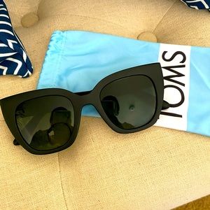 TOMS Sunglasses